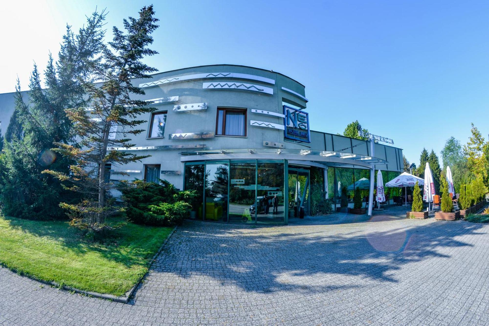 Hotel Neo Tarnowskie Góry Esterno foto