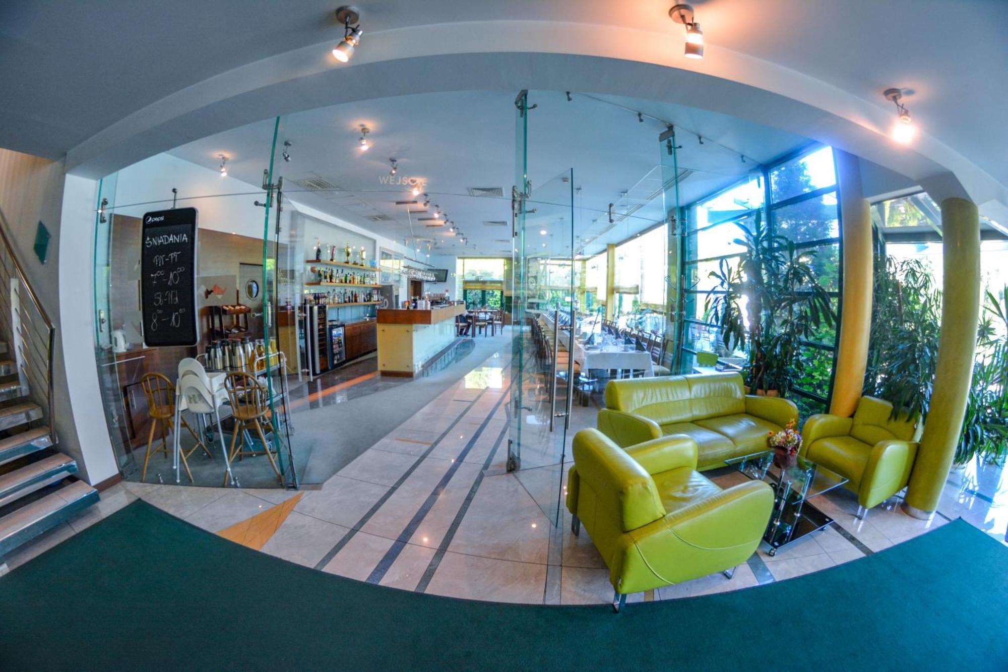 Hotel Neo Tarnowskie Góry Esterno foto