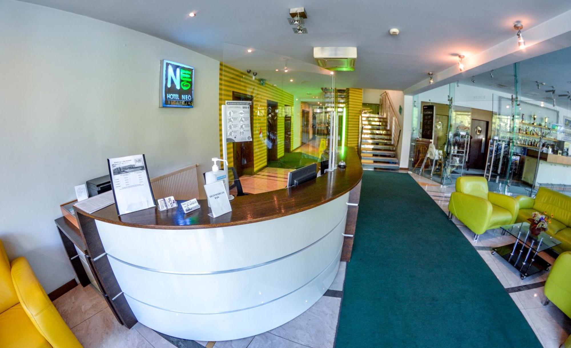Hotel Neo Tarnowskie Góry Esterno foto